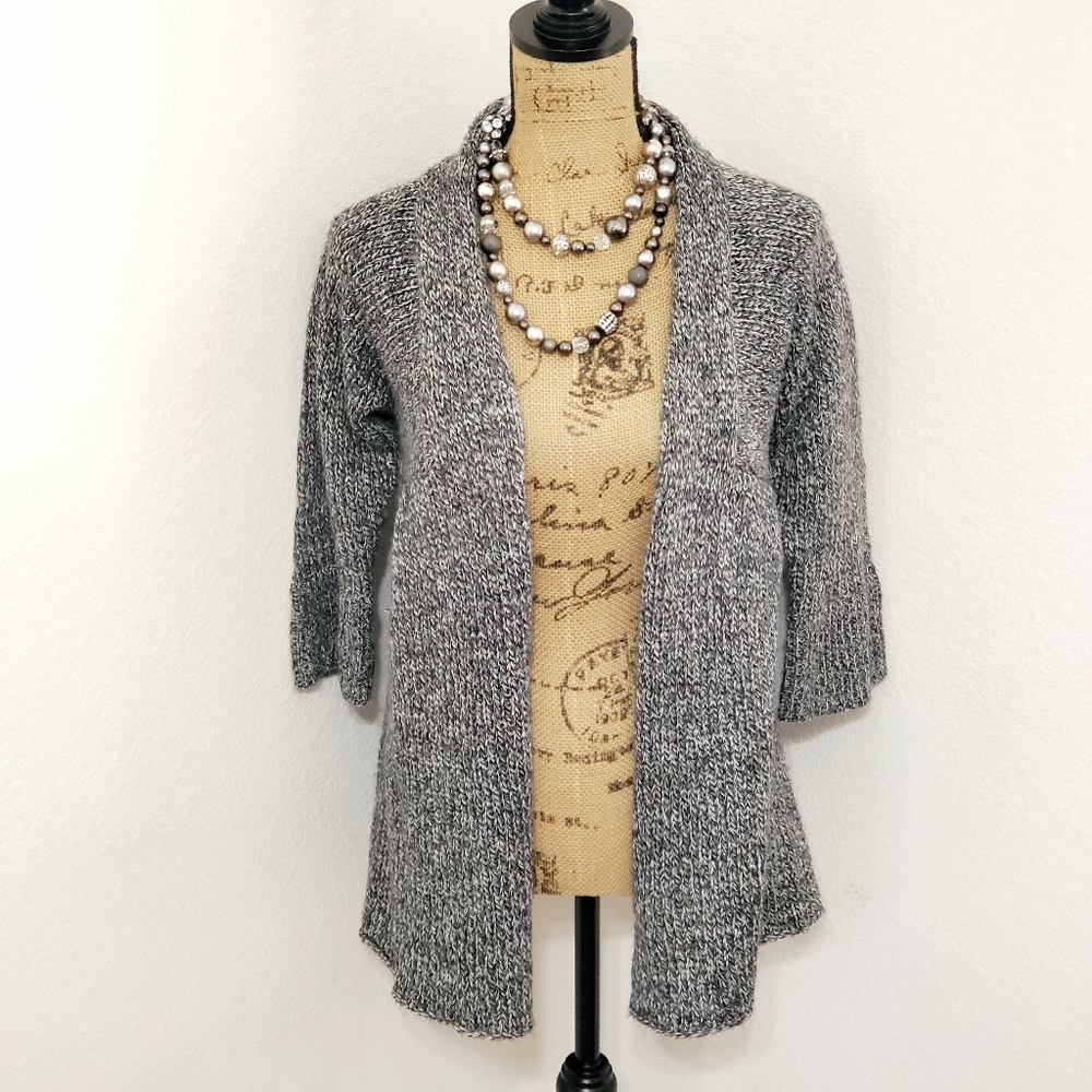 Black gray white knit cardigan 3/4 sleeves cozy for office travel Small Pout